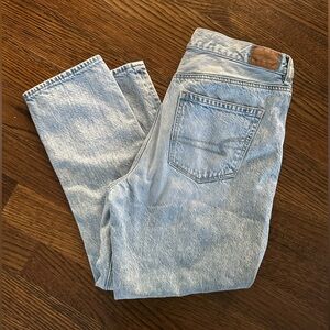 American Eagle Outfitters Light Blue Wash Distressed Mom Jeans